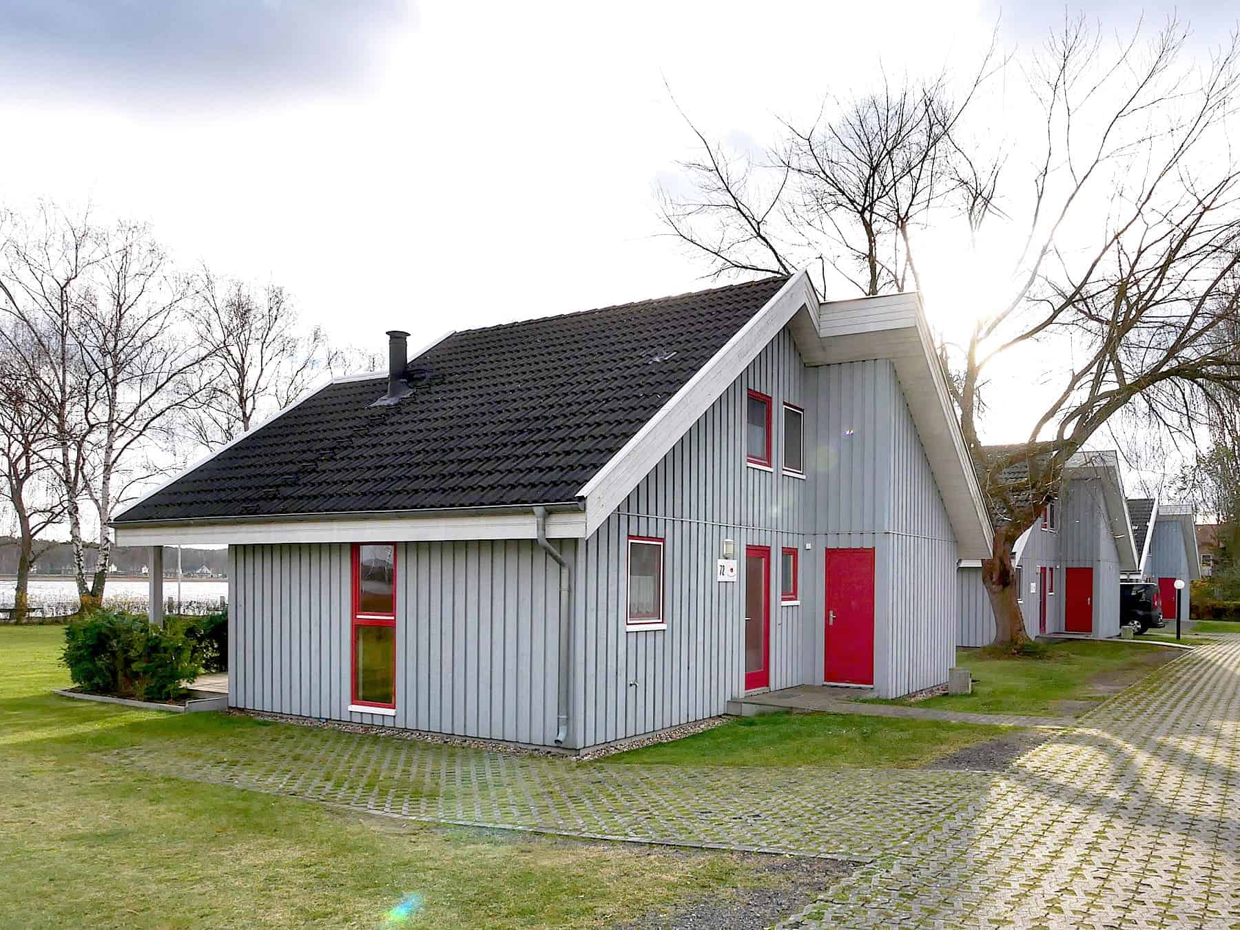 Ferienhaus Seeperle XL 1. Reihe zum See mit Whirlpool in Wendisch Rietz